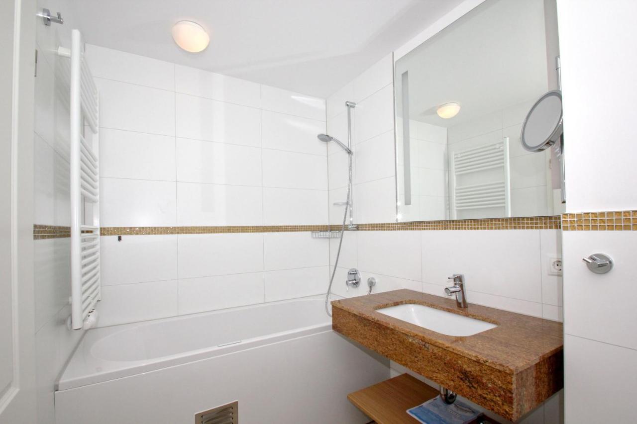 Strandnahe Fewo Mit Balkon, Gratis Nutzung Vom Ahoi Erlebnisbad Und Sauna In Sellin - Rex Rugia Fewo 30-6 ลอบเบอ ภายนอก รูปภาพ